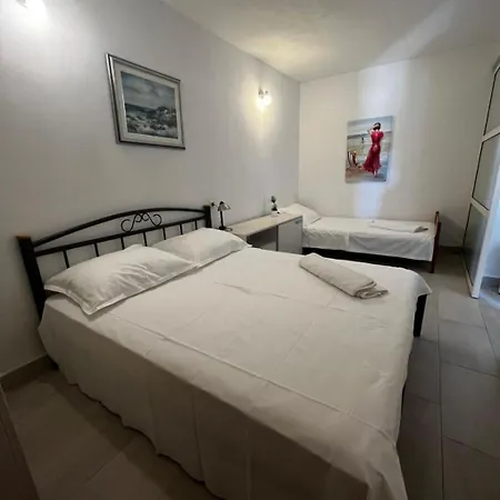 Vlado - Cosy & Afordable Apartment