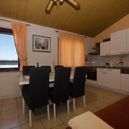 Vlado - Cosy & Afordable Appartement Supetar